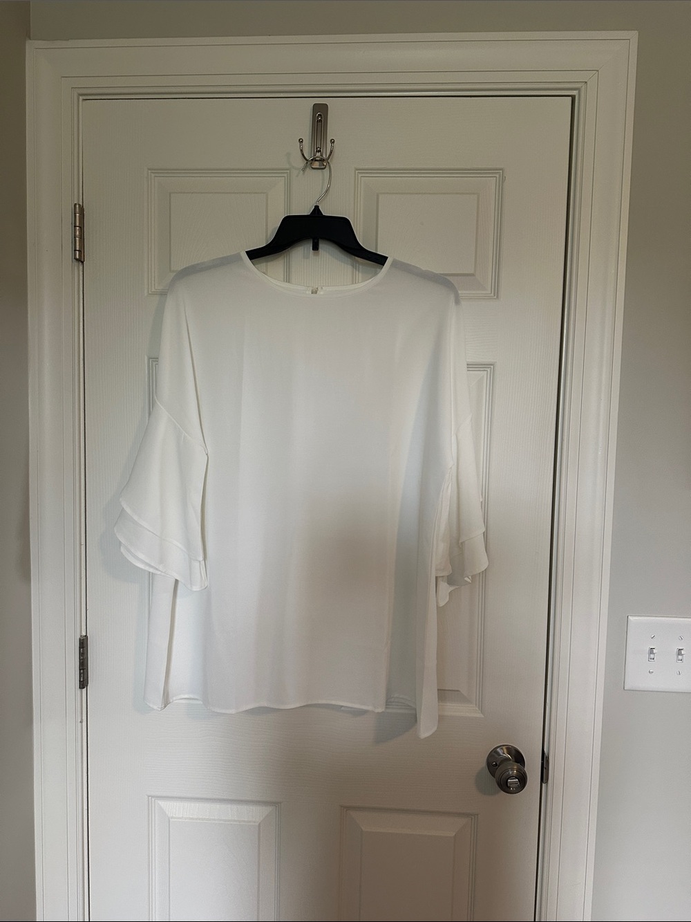 NWOT Women's White Ruffle Sleeve Blouse